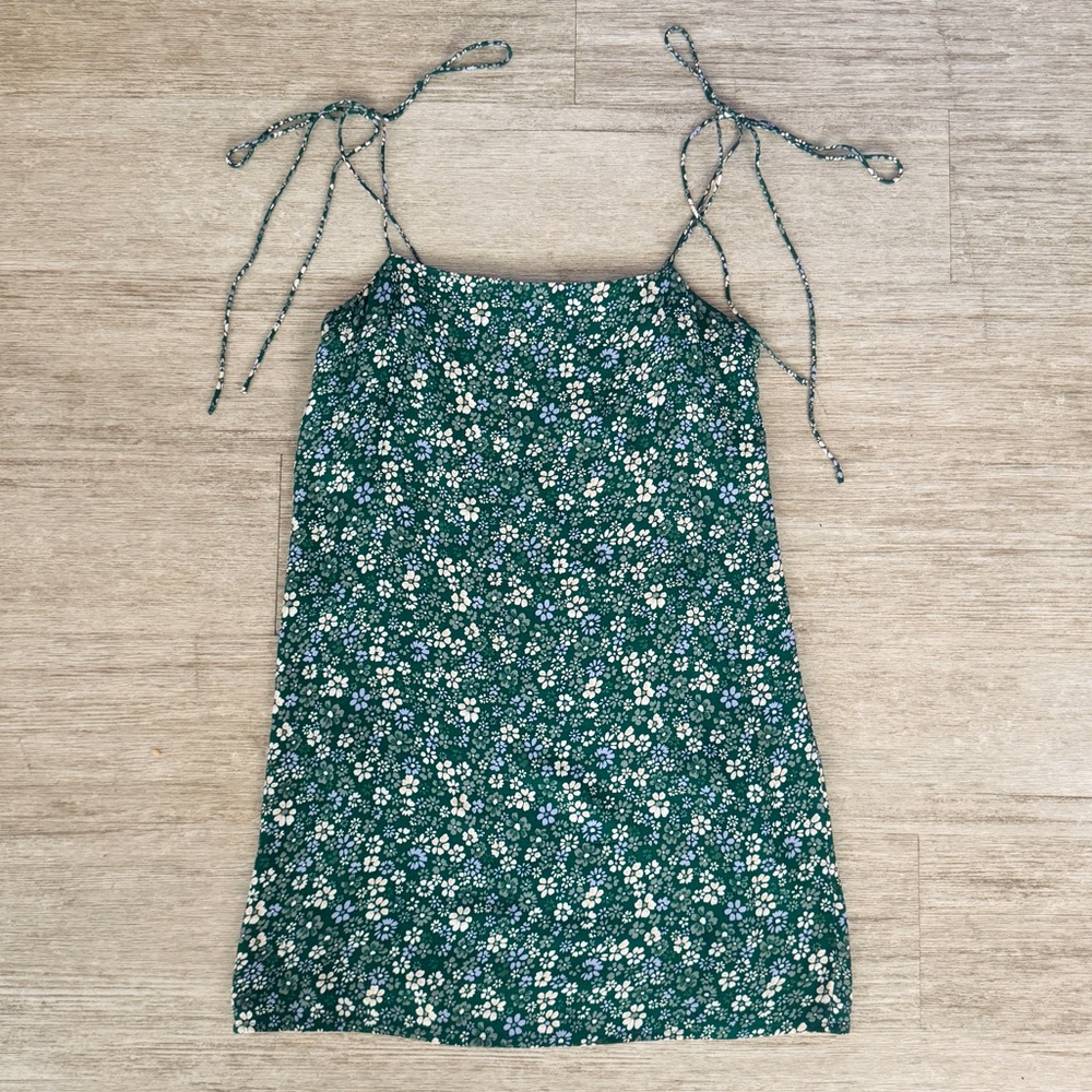 Reformation Vintage Inspired Green Floral Dress Size 0 Adjustable Tie Straps